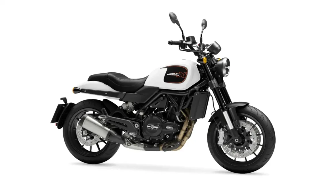 Harley-Davidson X500 vs Kawasaki Eliminator 400: A Battle of Mid-Weight Cruiser Titans